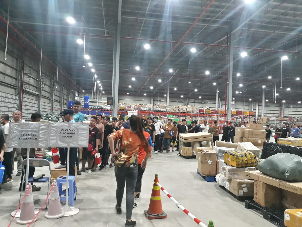 Dịch vụ Bốc xếp hàng giá rẻ tại Bình Dương